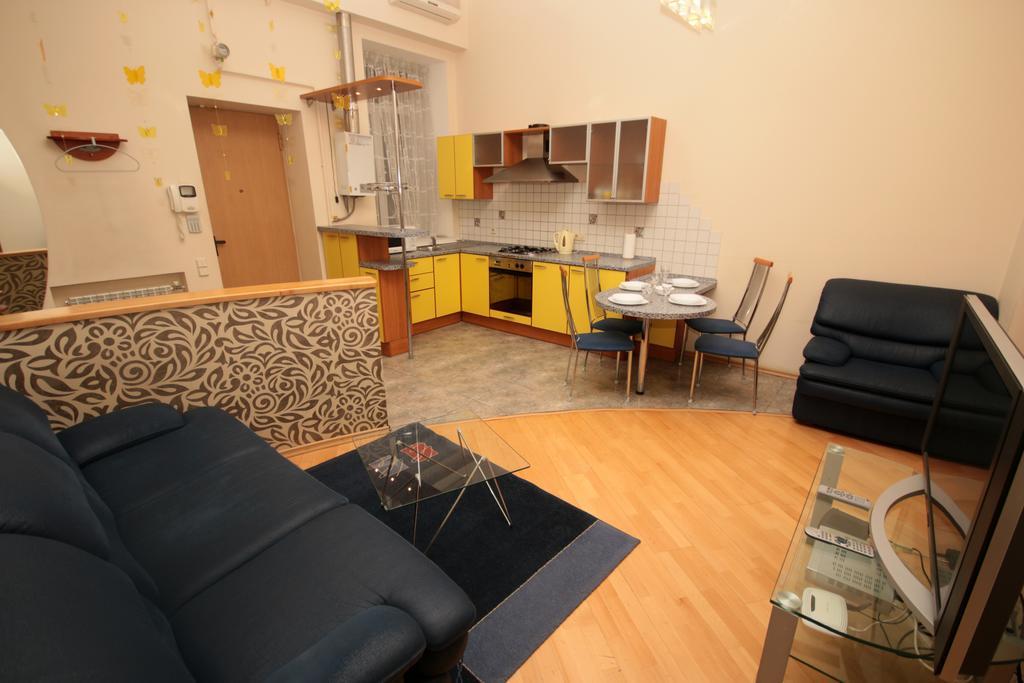 Inn Home Apartments In Kiev Center Dış mekan fotoğraf